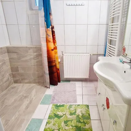 Apartment Eszterhaz Apartman *