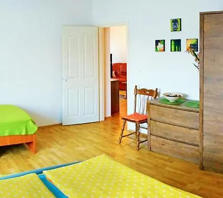 Apartment Eszterhaz Apartman *